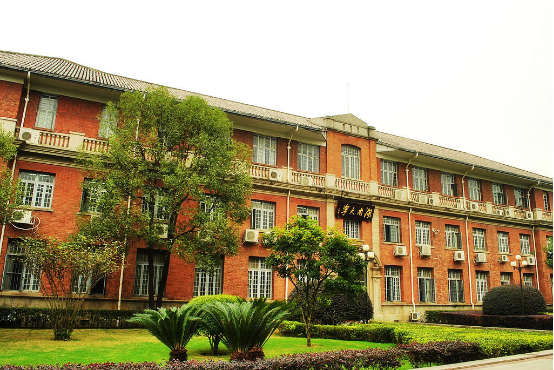 如何去国外大学上本科 0023245141dc18dae5d41c.png